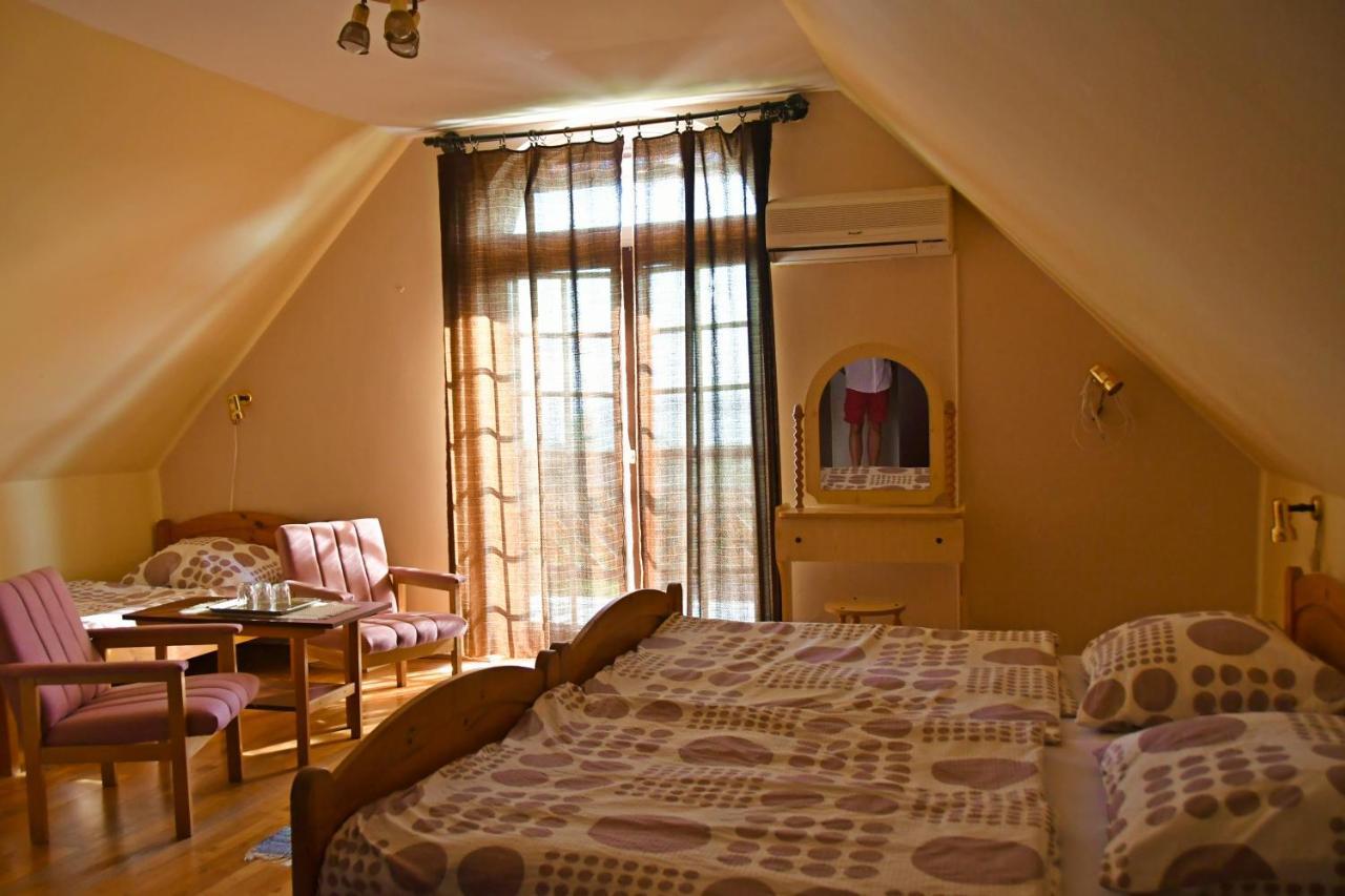 Pigal Panzio Bed & Breakfast Badacsonyors Exterior photo